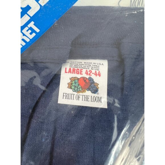 VTG 80s Pocket Shirt Fruit of the Loom Navy Blue Deadstock Sleeveless USA L 42-4 - Picture 2 of 4